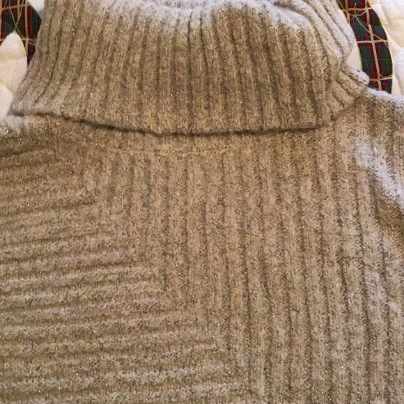 Sweater - Picture 2 of 4